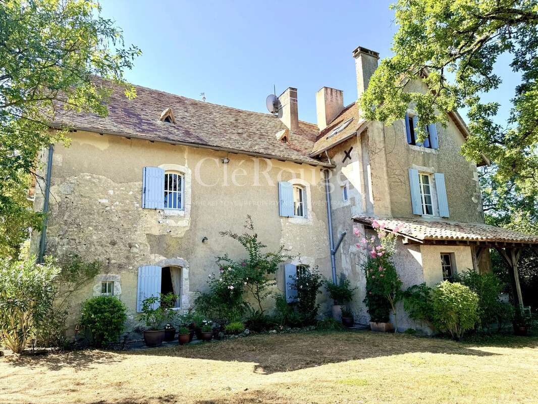 Près d'Eymet - Magnifique château de 5/6 chambres, sur un terrain de 1,6 hectare - photo 33