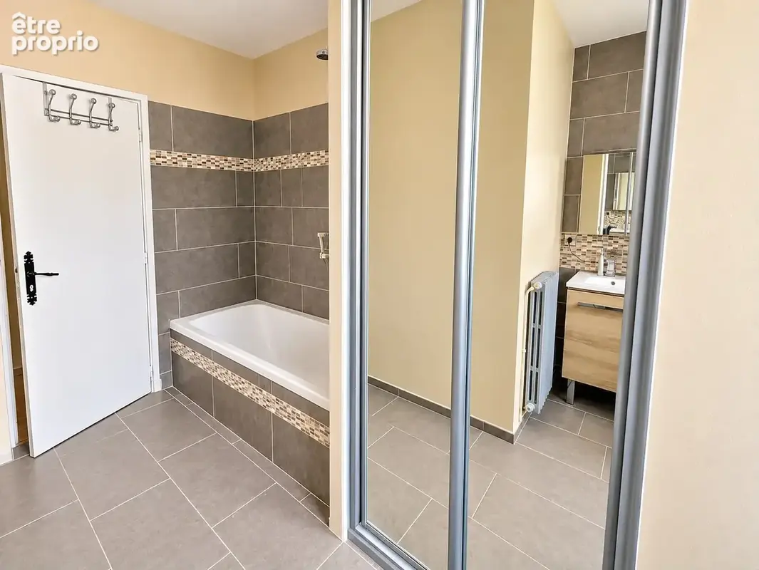 Maison T6 à Balma de 168m2 avec piscine et garage double ! - photo 9