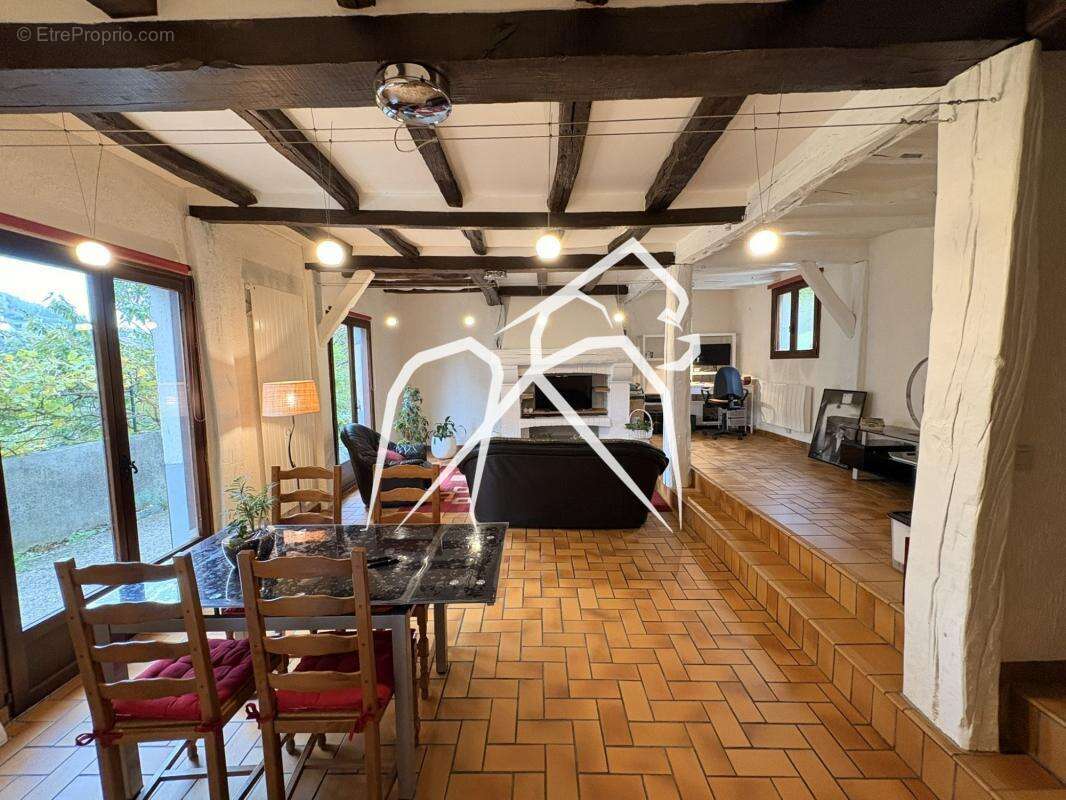 Maison à MONT-SAINT-AIGNAN