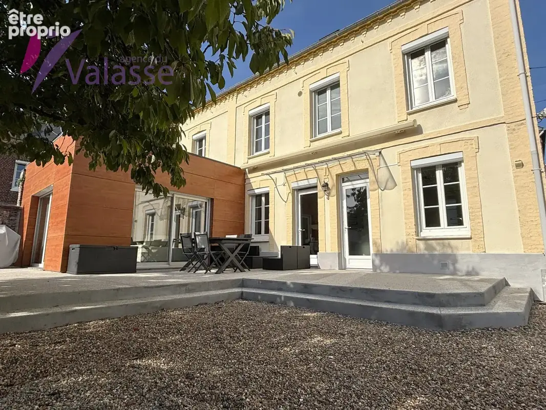 Maison 5 pièces 122 m² à vendre à Lillebonne (76170) - photo 1