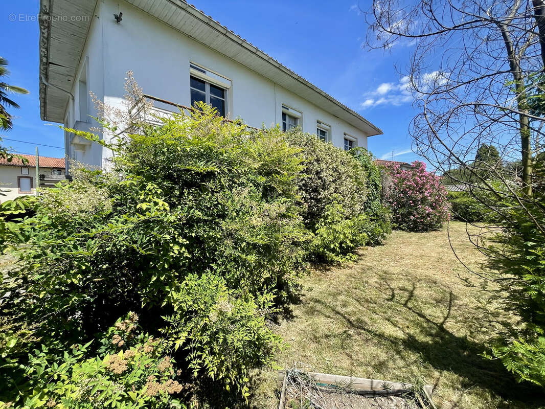 Maison à VIC-EN-BIGORRE