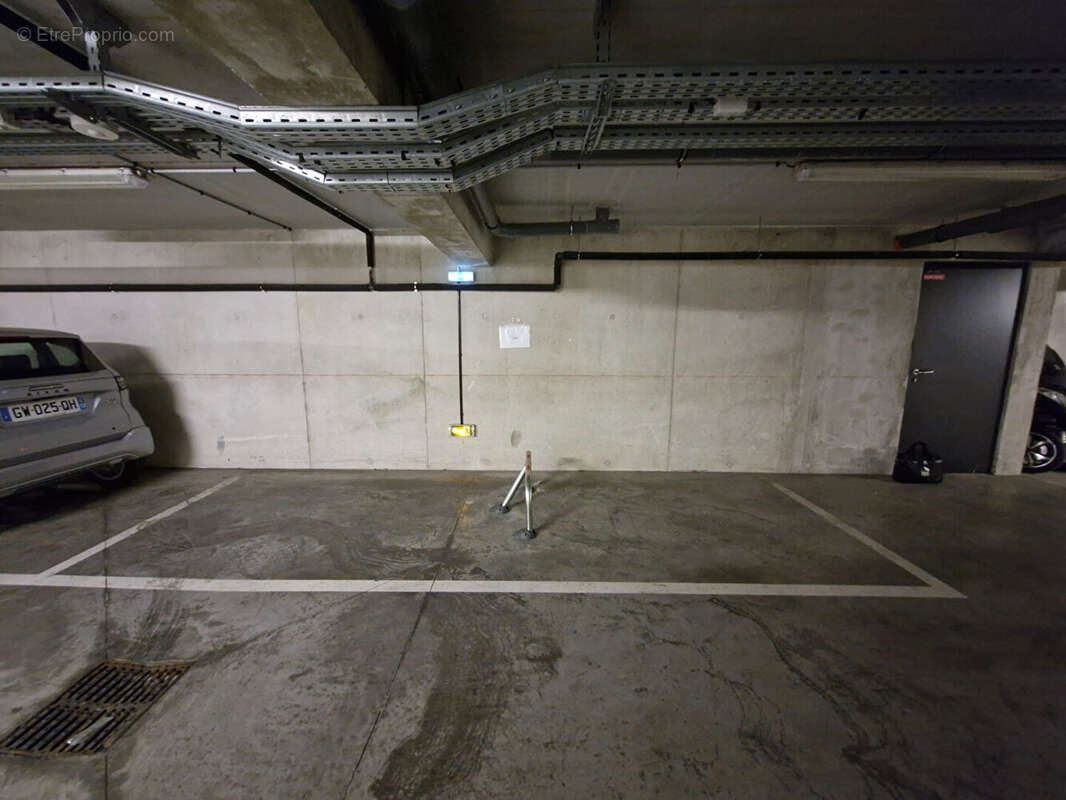 Parking à MARSEILLE-9E
