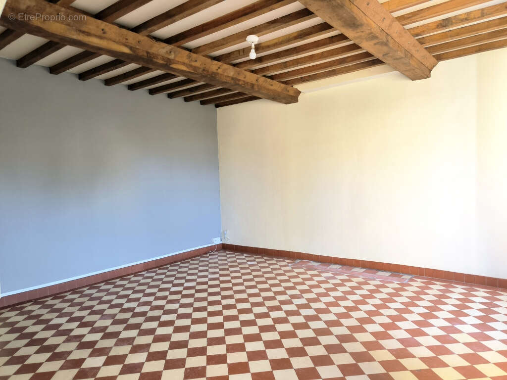 Maison à LONGUES-SUR-MER