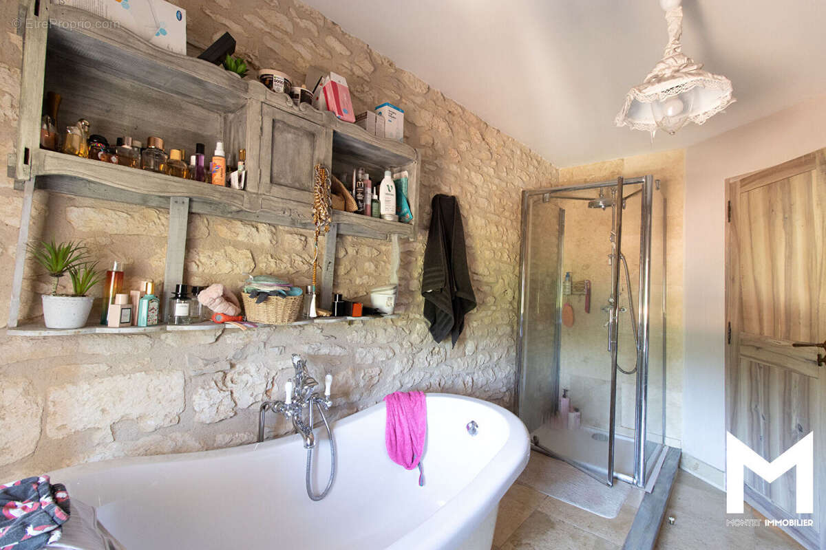 Maison à SAVIGNAC-LES-EGLISES