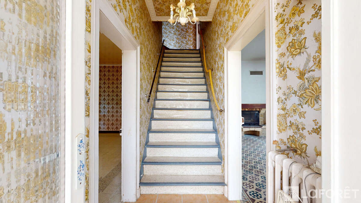Maison à MAILLY-CHAMPAGNE