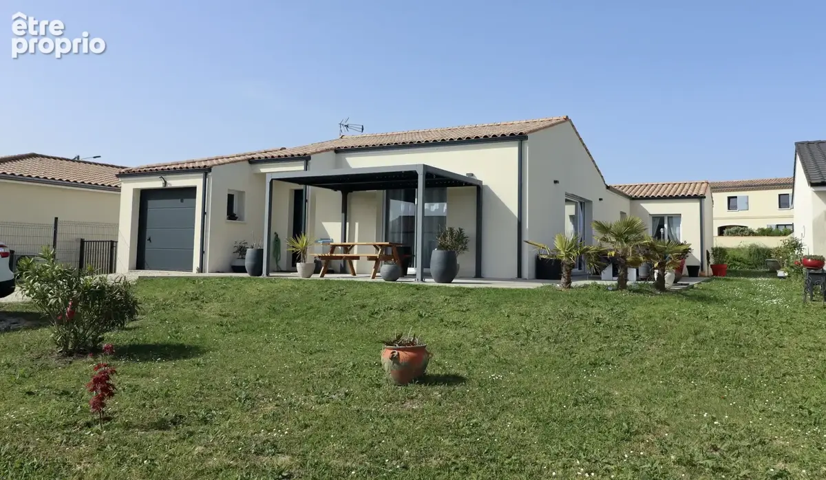 Maison à SEMUSSAC