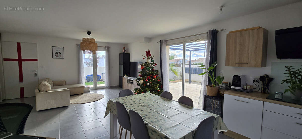 Maison à JONQUIERES