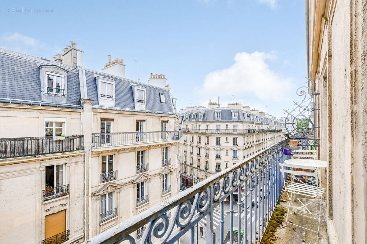 Appartement à PARIS-18E