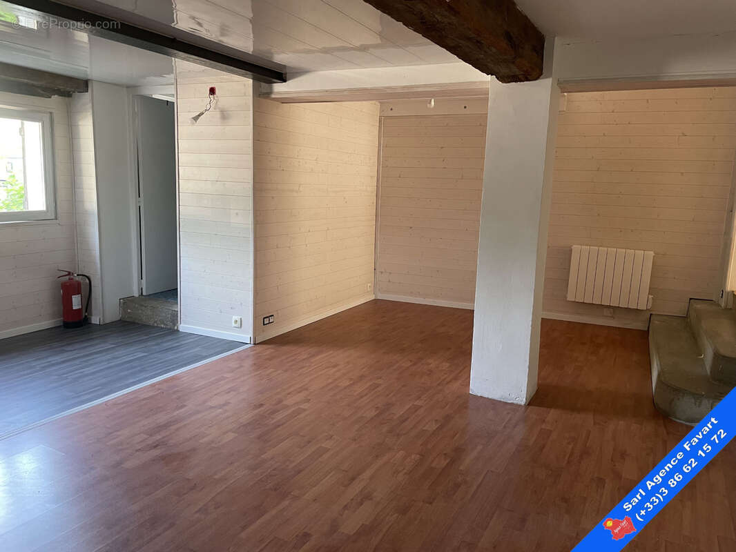 Joigny immeuble commercial très bien placé. - photo 3