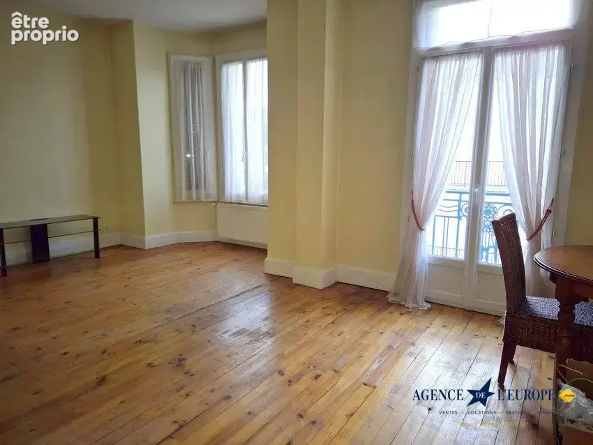 Appartement 81 m² à Vichy  - photo 2