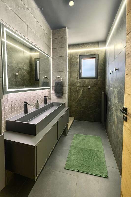 Maison à SAINT-JULIEN-EN-BORN