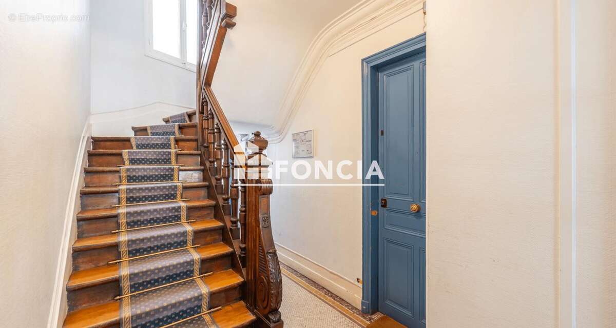 Appartement à PARIS-14E