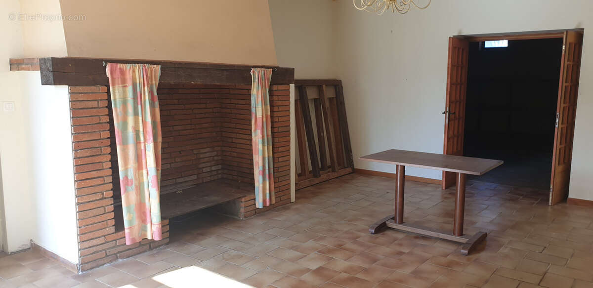 Immeuble exceptionnel à deux pas du centre ville de Saverdun (Ariège) - photo 7