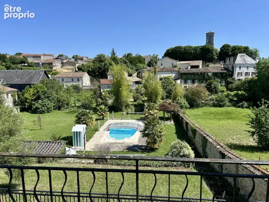 Maison de caractère avec piscine chauffée, rivière et vue ex - photo 4