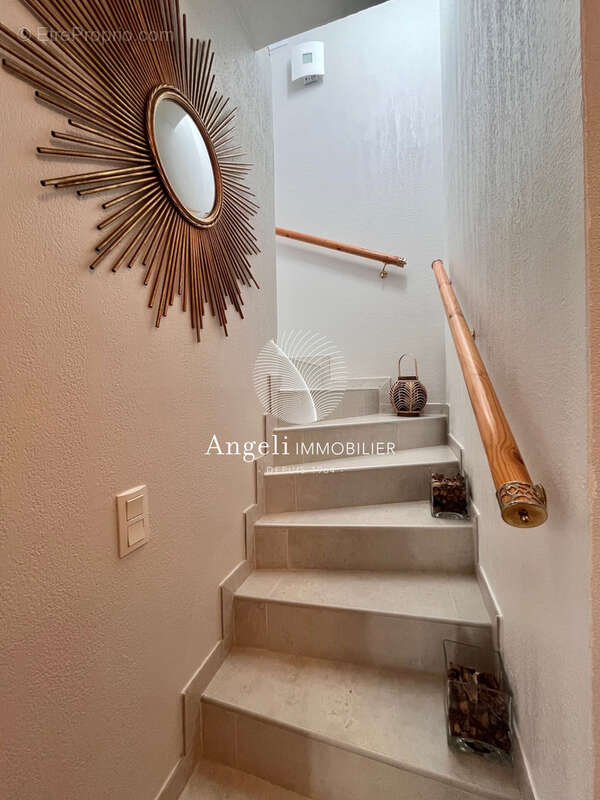 Maison à LES ISSAMBRES