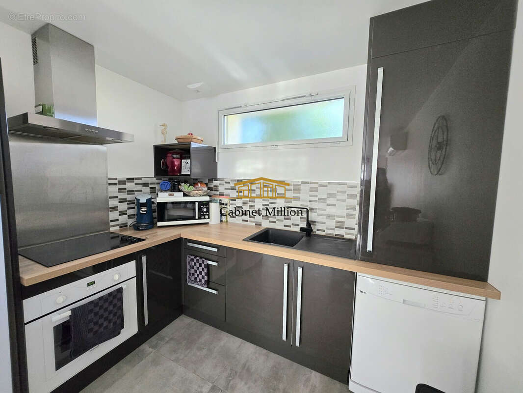 Maison à VIC-LA-GARDIOLE