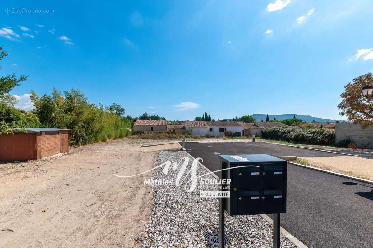 Photo 3 - Terrain à MALLEMORT