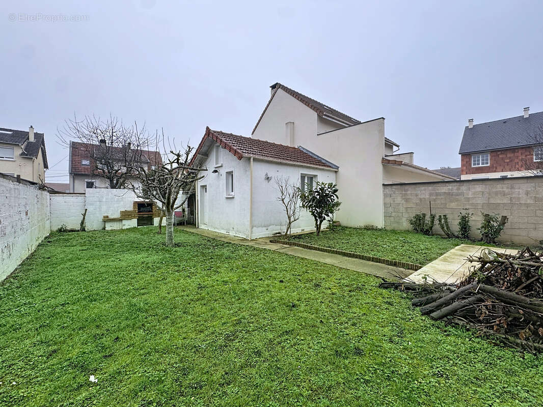 Maison à PARAY-VIEILLE-POSTE