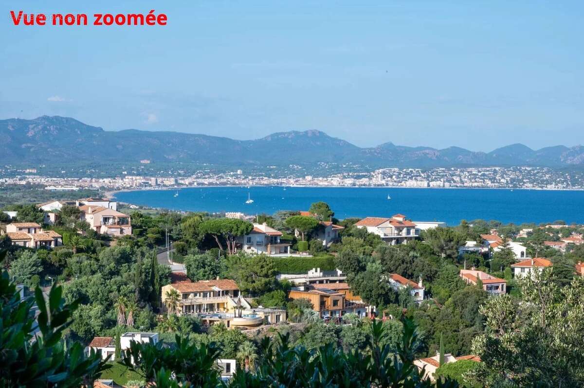 Terrain à LES ISSAMBRES