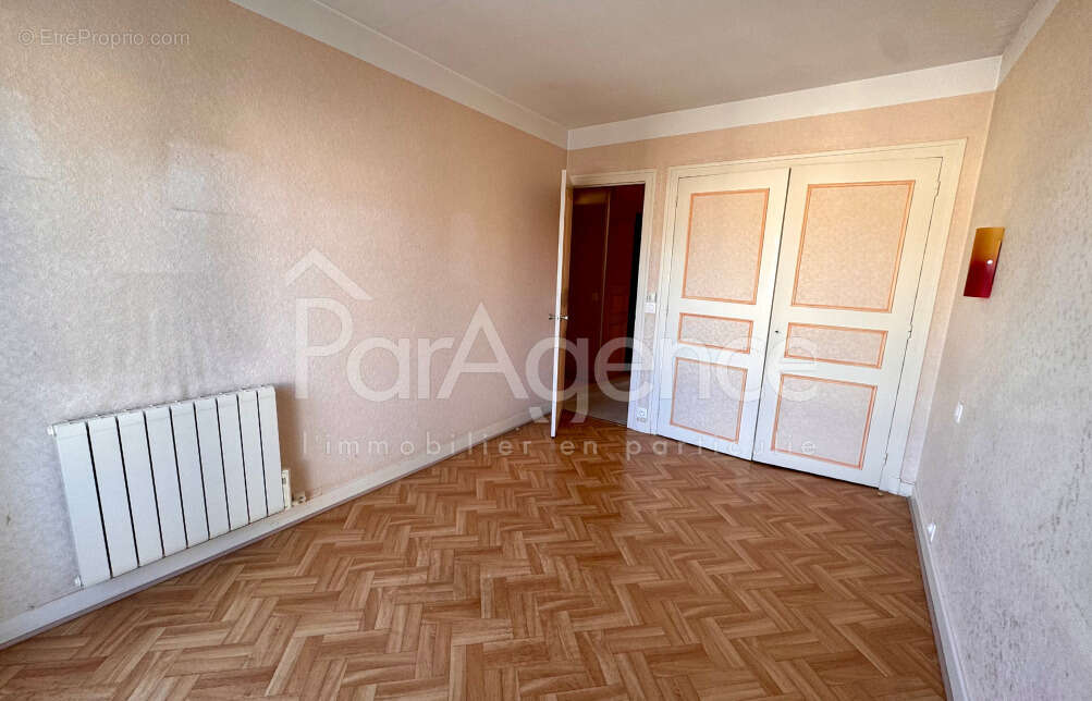 Commerce à VAUX-SUR-MER