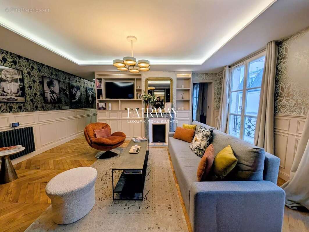 Appartement à PARIS-8E