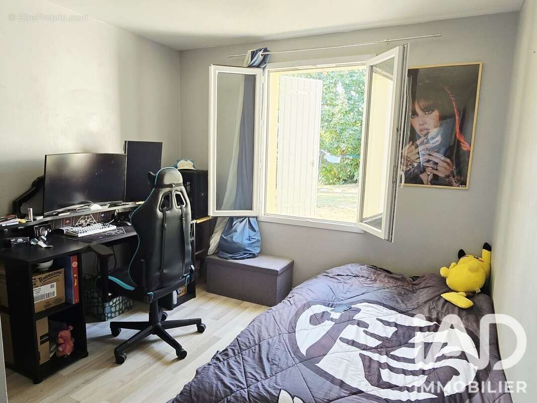 Photo 8