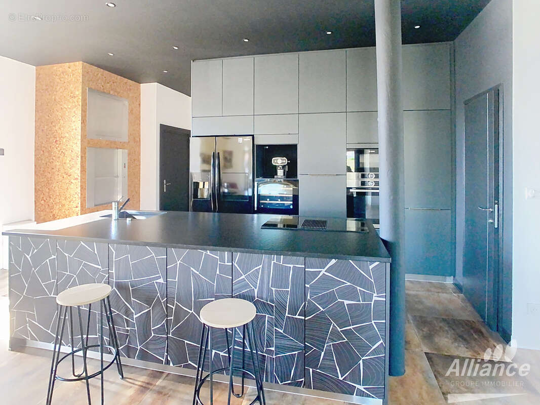 Superbe appartement avec vaste terrasse, excellentes prestations - photo 2