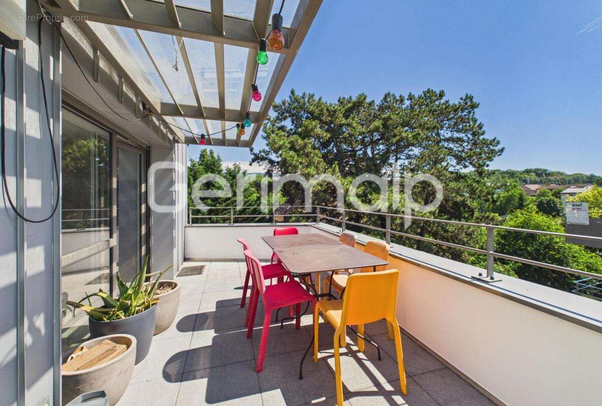 Vente - Appartement - 5 pièces + cuisine - 115 m² - 599 000 € - - photo 3