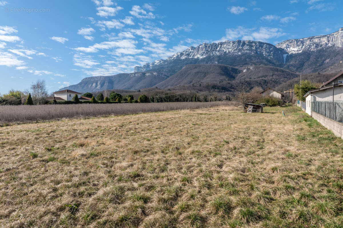 Terrain à CHAPAREILLAN