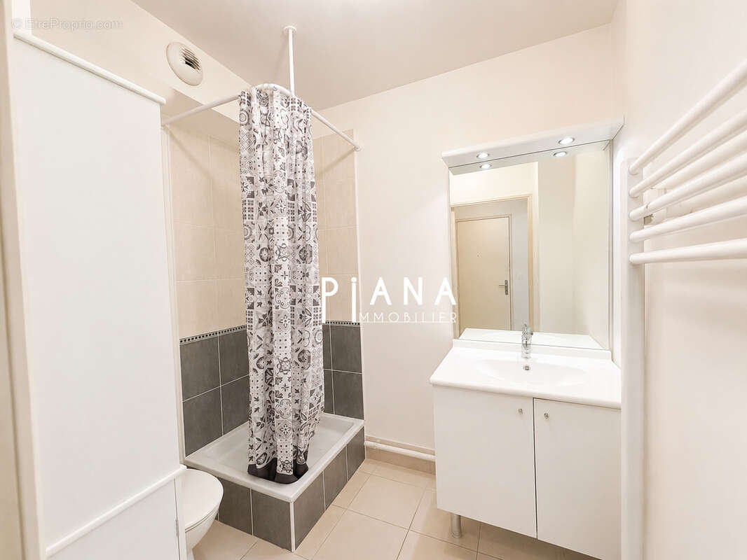 Appartement à MARSEILLE-1E