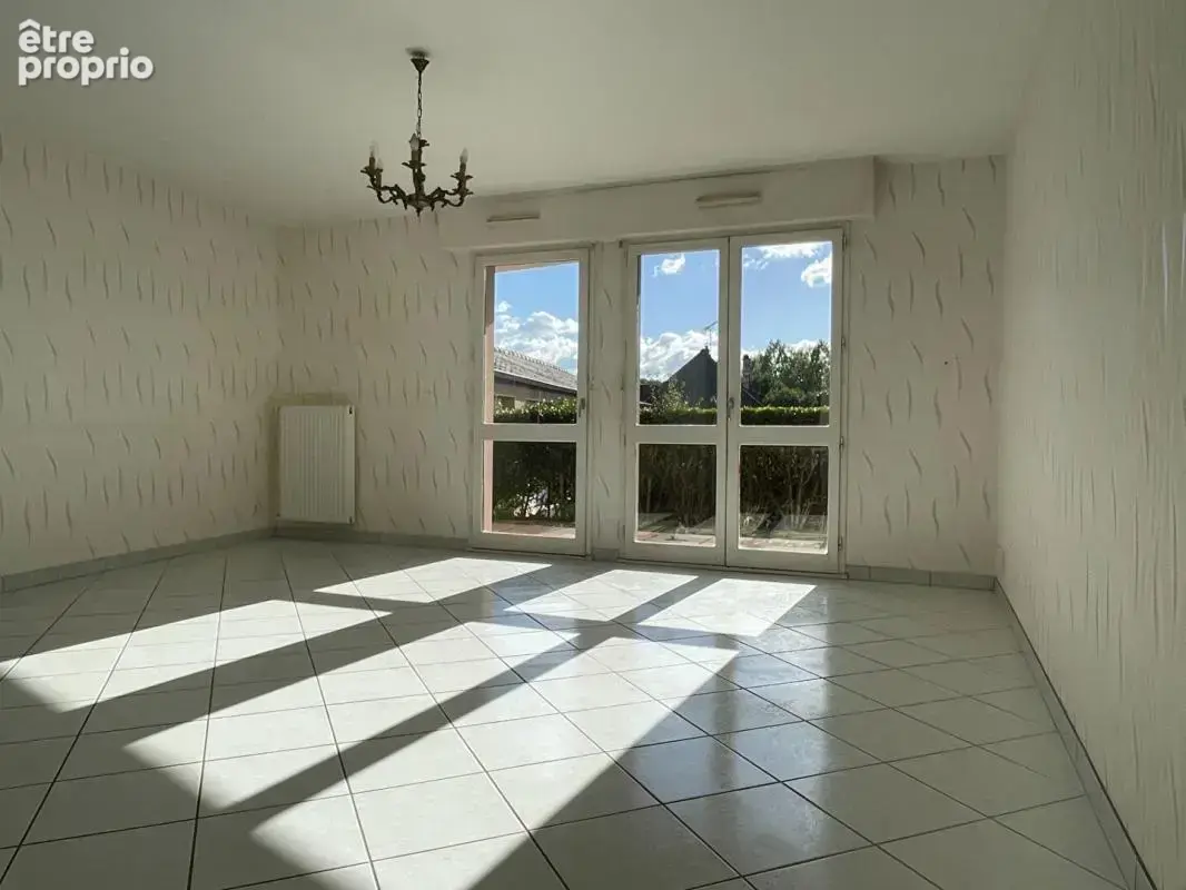 À montfort-sur-meu, un appartement qui a tout d'une petite maison ! - photo 4