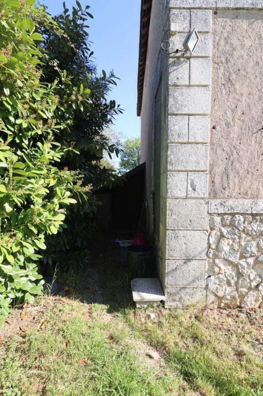 Charmante maison de caractère sur plus de 7000 m2 de terrain - photo 9
