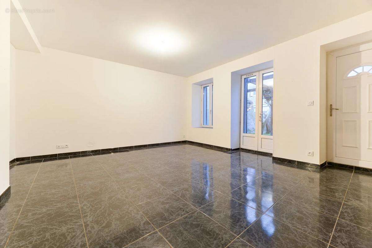 Maison à AIGREFEUILLE-SUR-MAINE