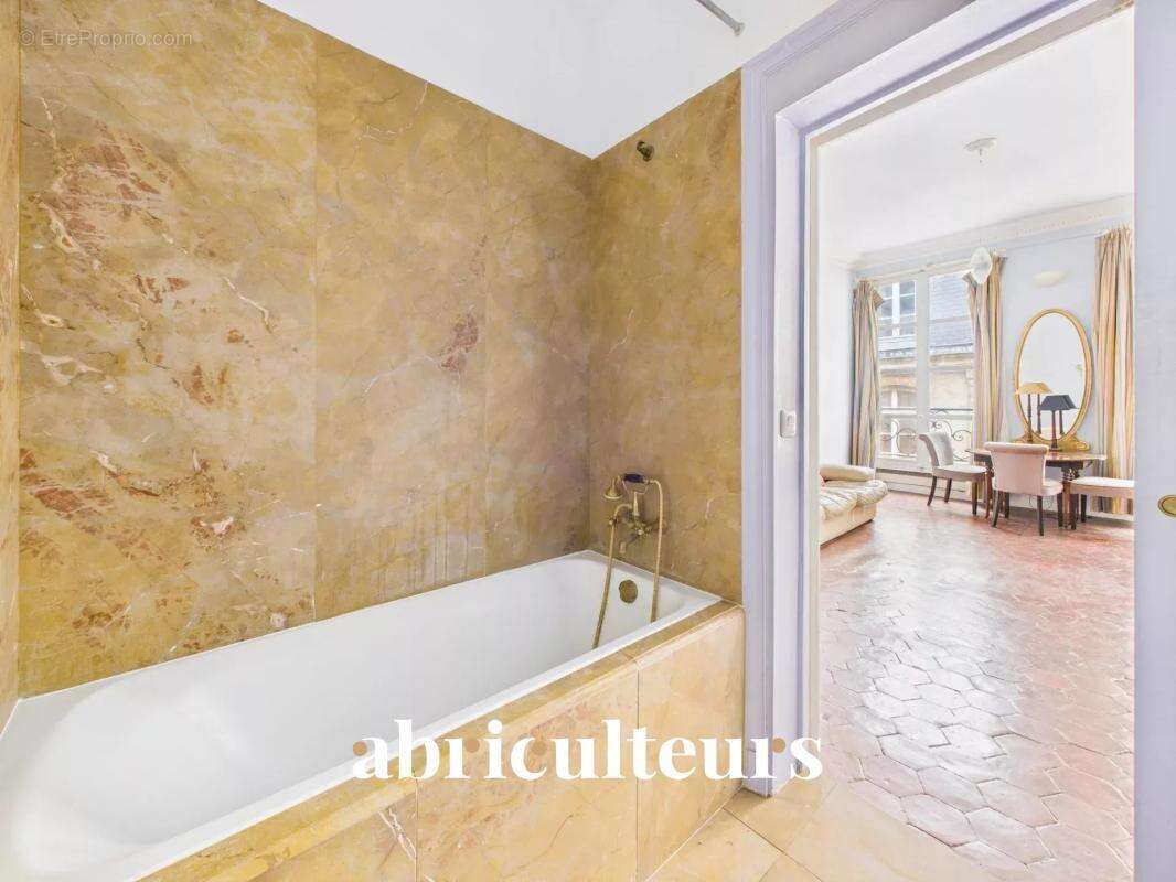 Appartement à PARIS-4E