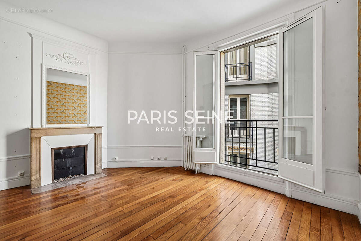 Appartement à PARIS-7E