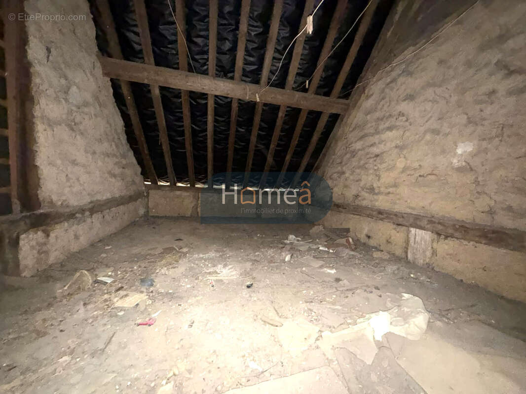 Ensemble immobilier de 155m2 avec batiment et cour à rénover DOUDEVILLE - photo 7