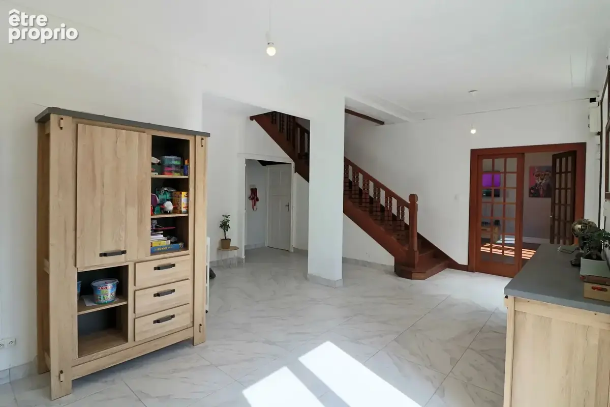Maison 257m², 5 chambres, 3249m² de terrain, grande dépendance - photo 4