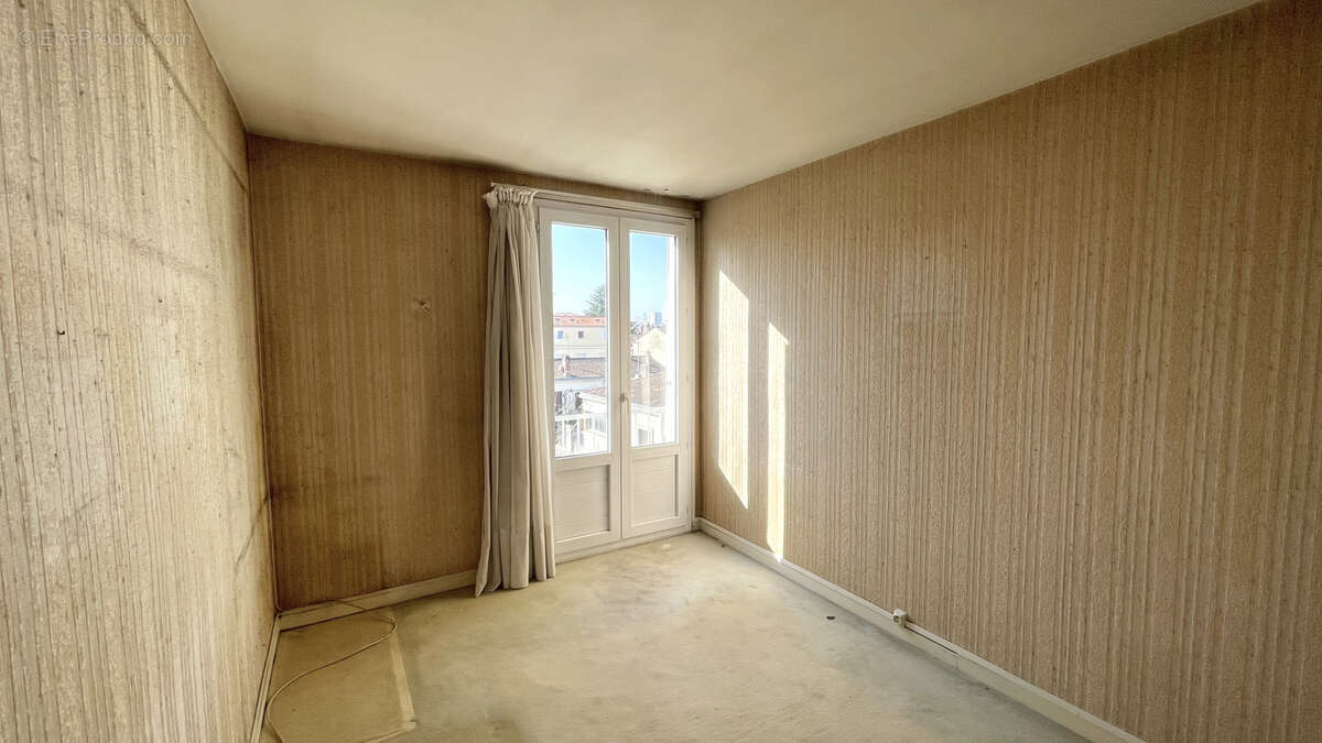 Opportunité! Appartement T4 3 chambres avec Cave secteur Edouard Vaillant / Chartrons - photo 7