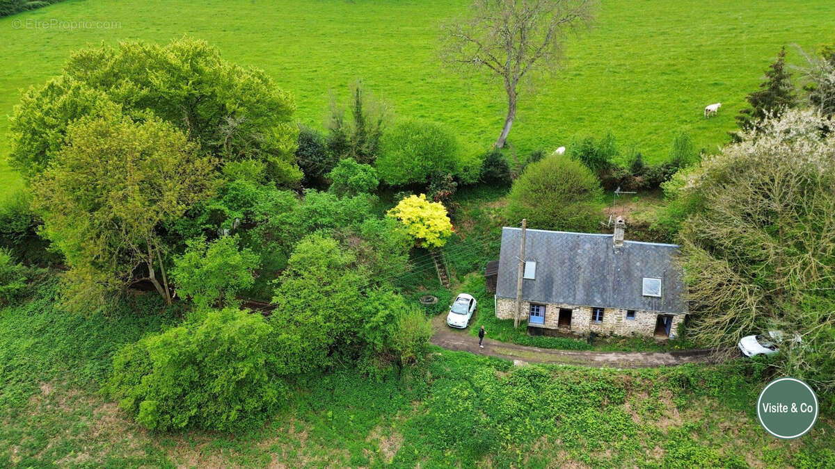 Maison à LA LANDE-DE-LOUGE