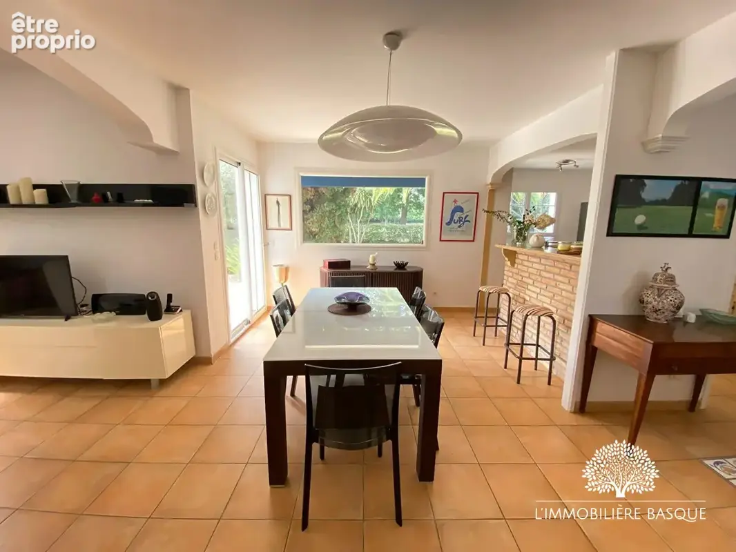 Maison 5 pièces 147 m² à vendre à Bassussarry (64200) - photo 6