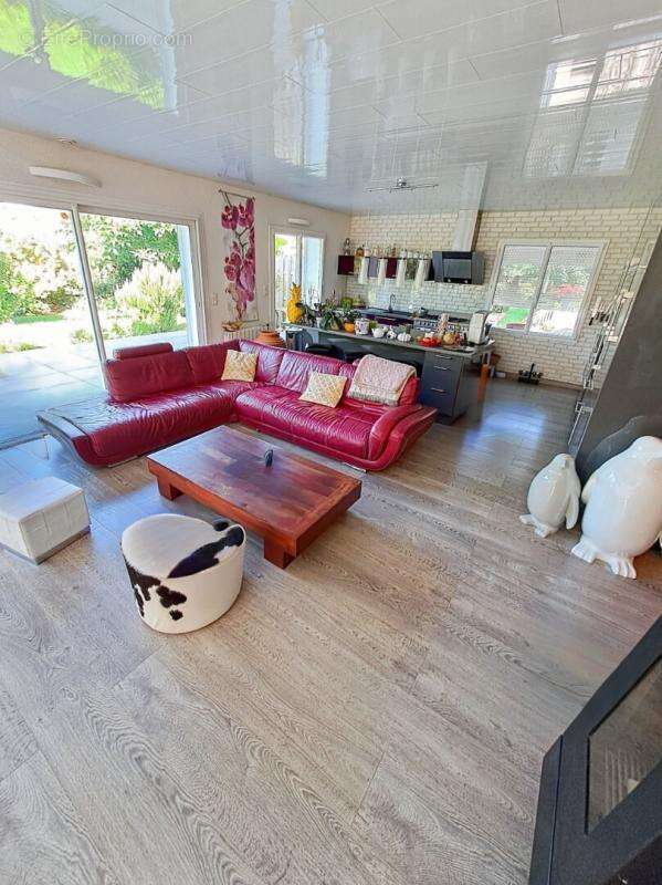 Maison à SAINT-JEAN-SUR-MOIVRE