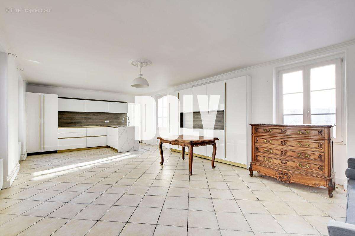 Appartement à PARIS-7E