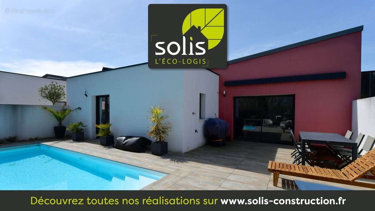 Terrain à SAINTE-SOULLE