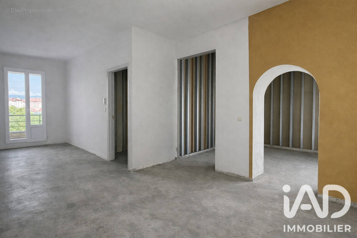 Photo 1 - Appartement à VILLEURBANNE