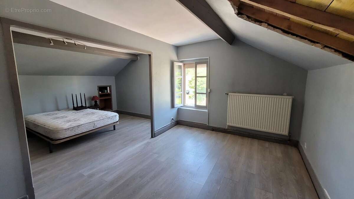 Maison à SAINT-AGREVE