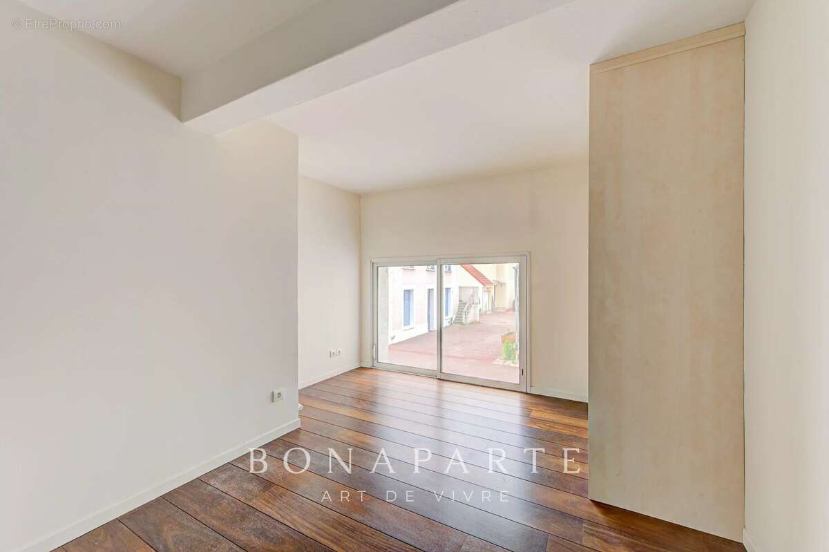 COLOMBES gare - Loft de 205 m²  Terrasse privative  Double parking - photo 17