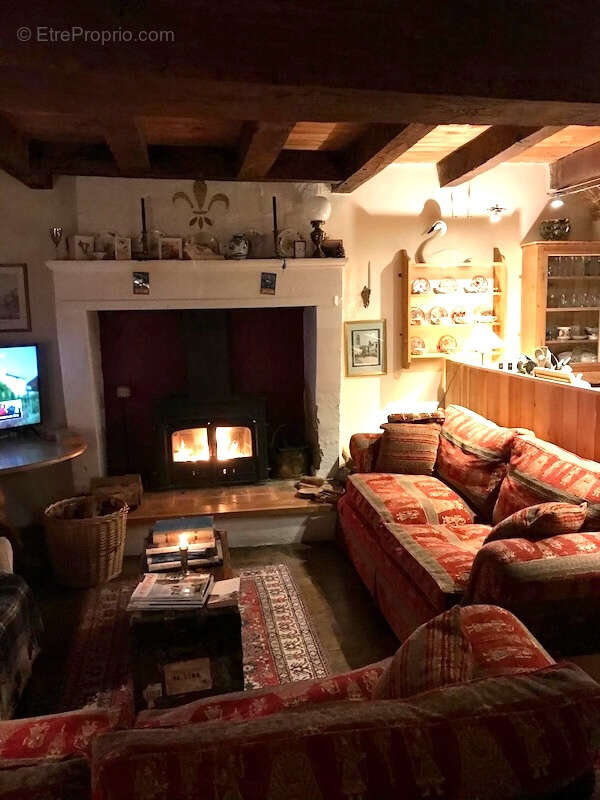 Maison à LUSIGNAC