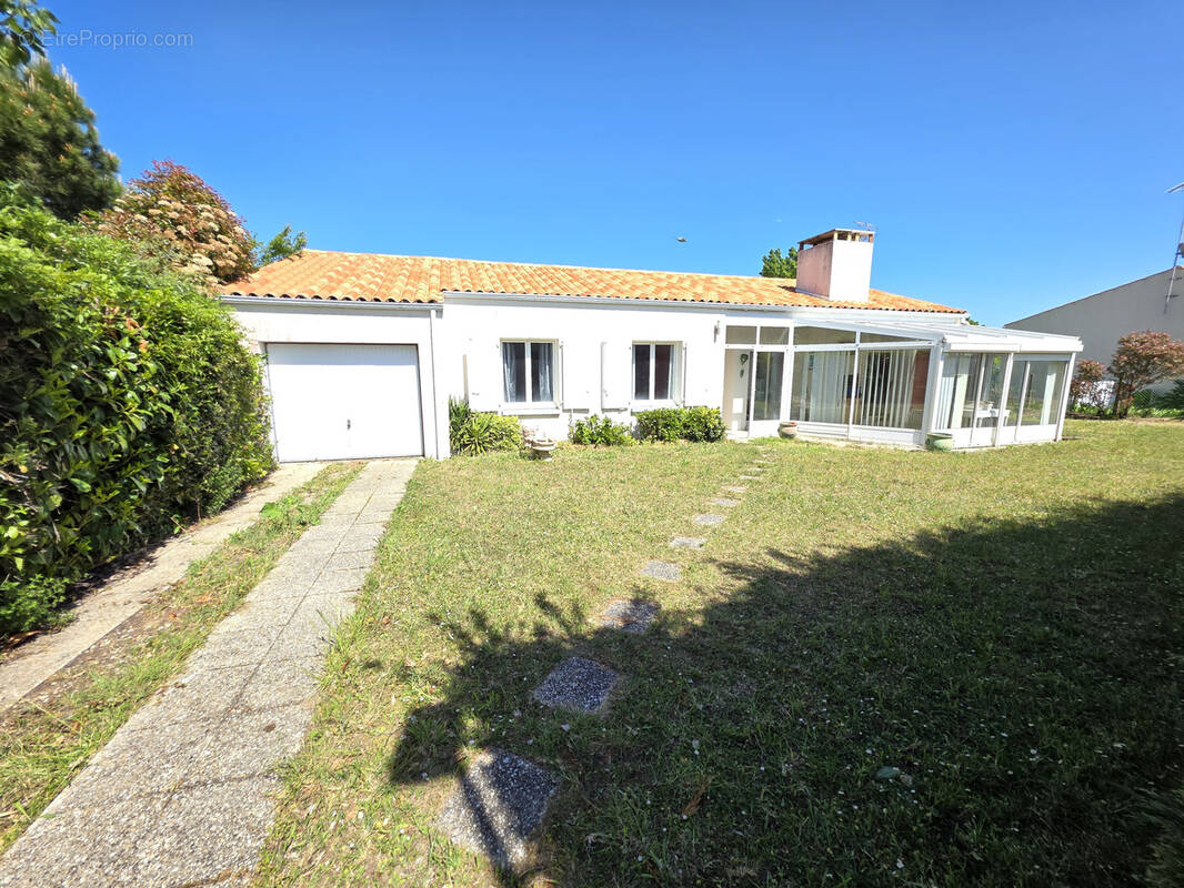 Maison à LA BREE-LES-BAINS