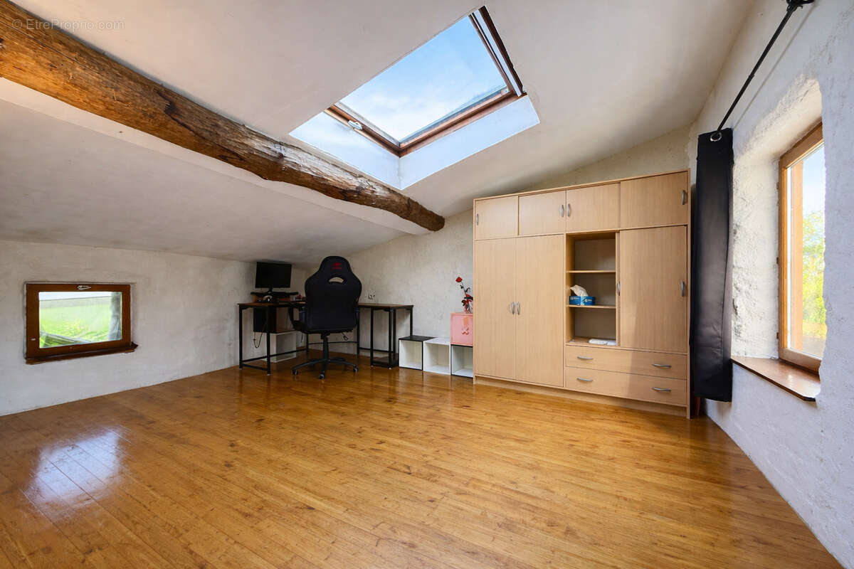 Maison à LIMONY