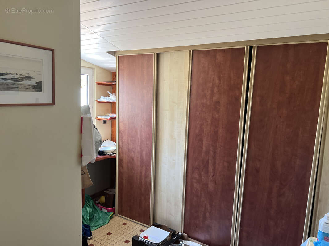 Maison à Ker Chauvineau, dans un chemin de terre, secteur très calme. - photo 8